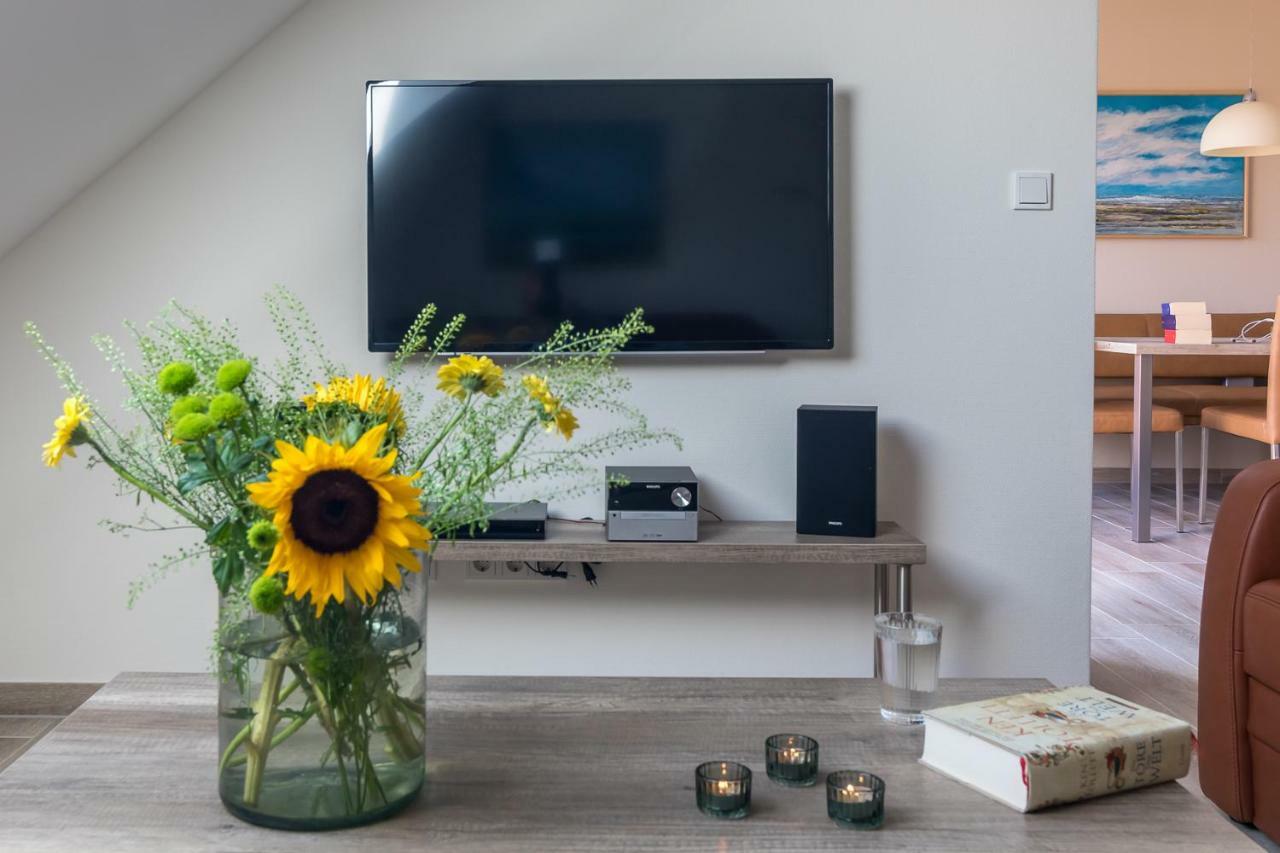 Hayungshaus Esens Apartment Bagian luar foto